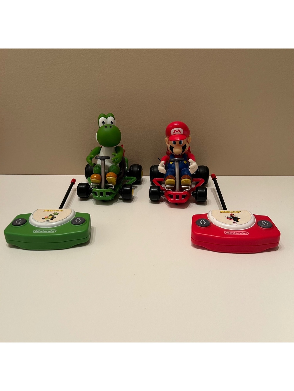 Nintendo Yoshi & Mario Kart Remote Control RC Car 2004 UNTESTED FOR PARTS/REPAIR